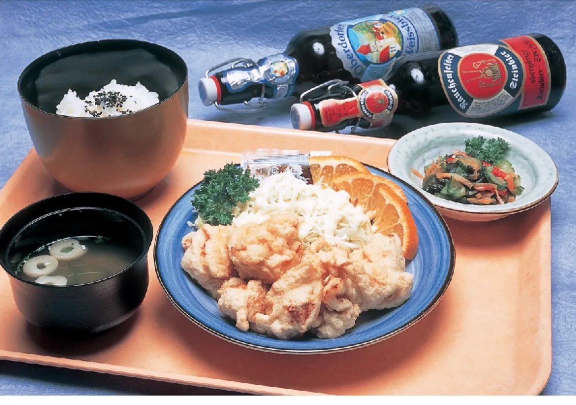 とり天とごはん・汁物・小鉢が付いたとり天定食